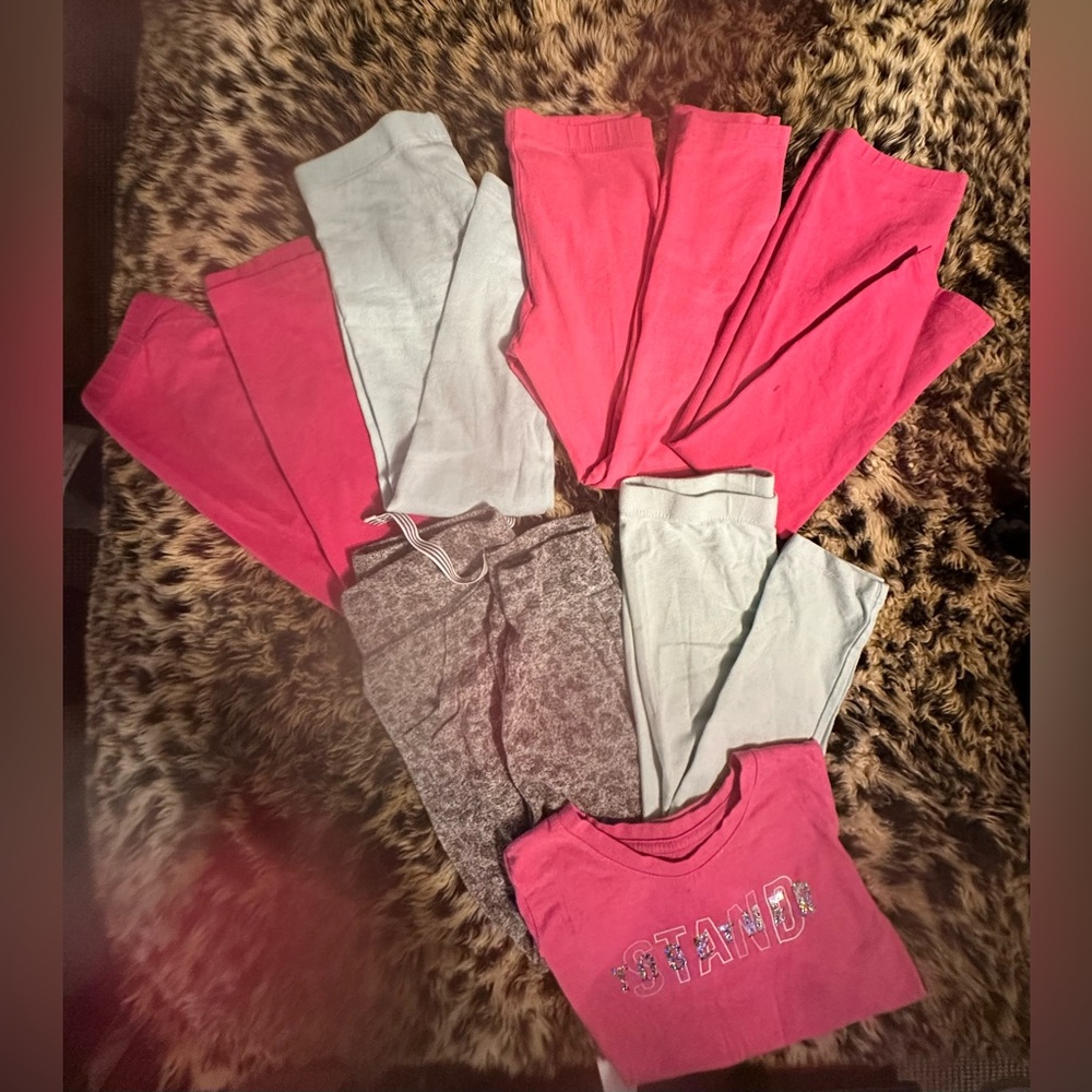 6 pants, 1 top sold together. All are size S 6/6x